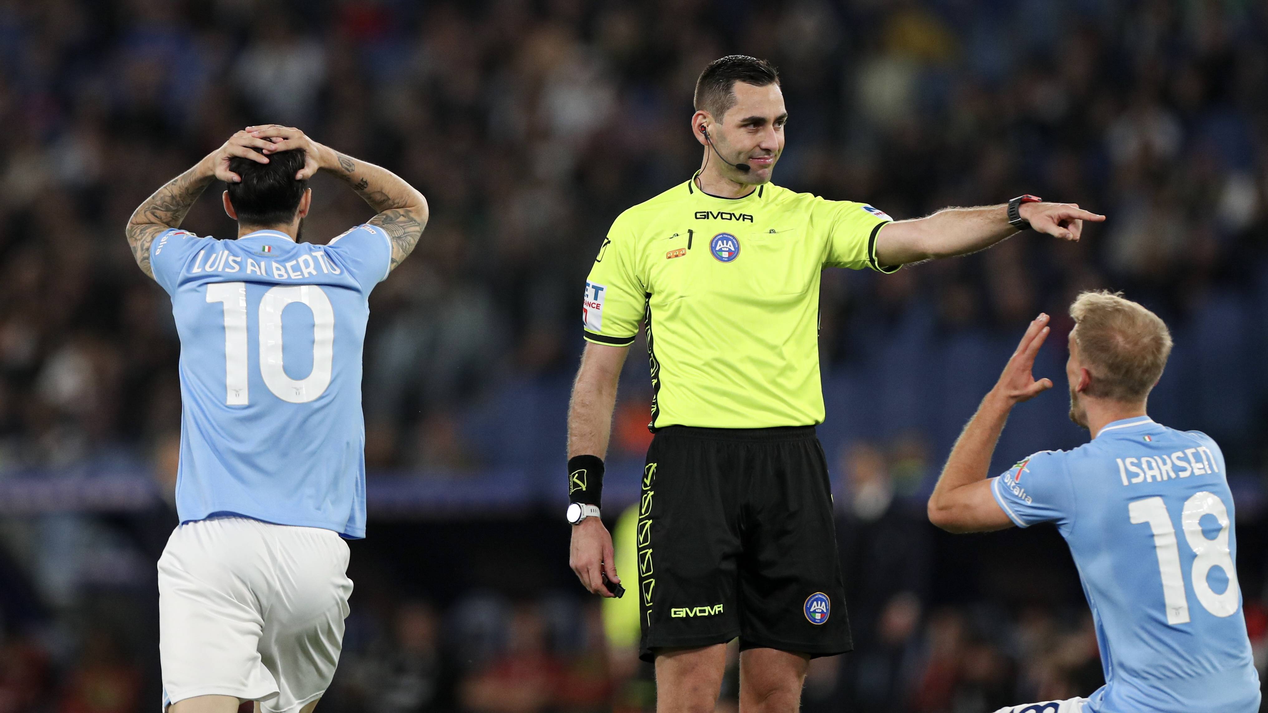 包含拉齐奥中场球员受伤，或将缺席关键战的词条